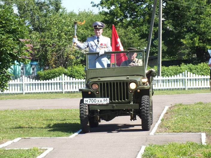 Доставлен «Огонь Памяти», зажженный от «Вечного огня» из г.Тамбова.